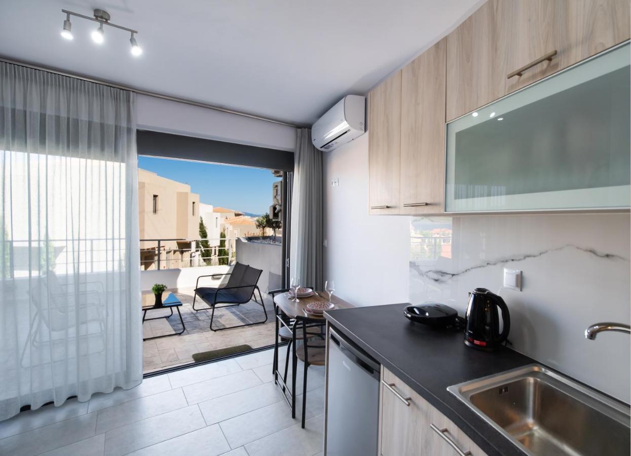 ניקיאנה Angelica'S And Irene'S Design Apartments Swimming Pool מראה חיצוני תמונה